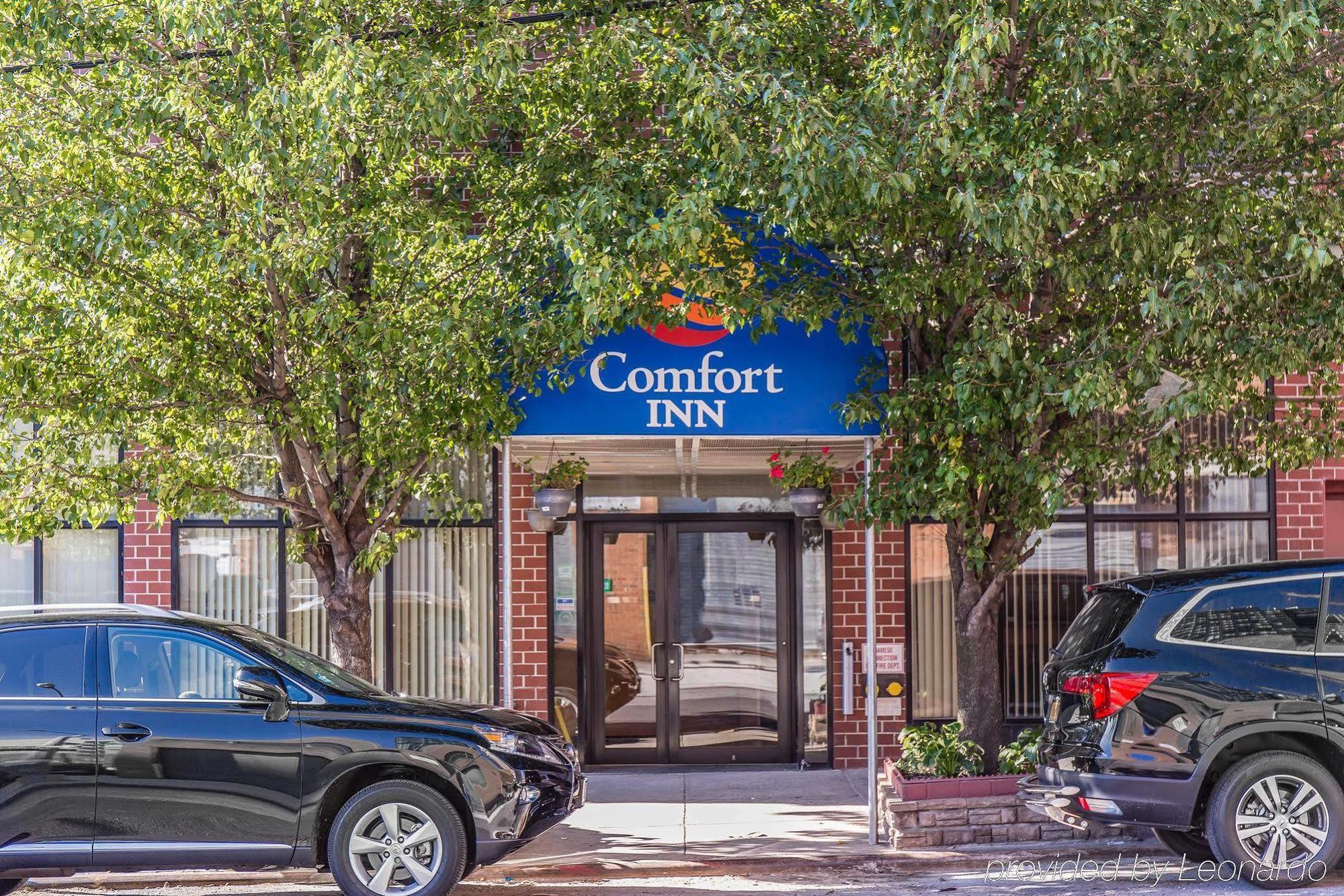 Red Lion Inn & Suites Long Island City New York Exterior photo